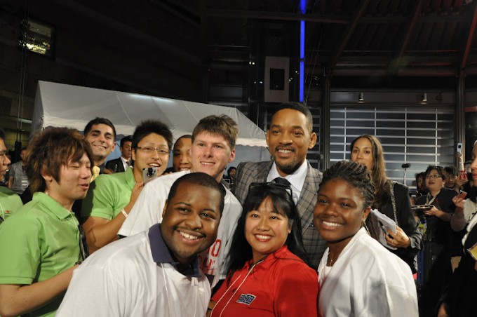 mib3-will-smith-with-usn-servicemembers