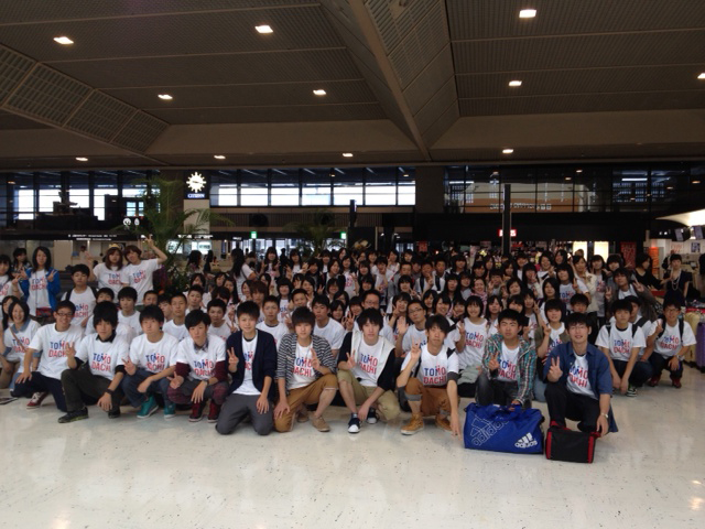 tomodachi-summer-softbank-leadership-program-7-23-12-nrt