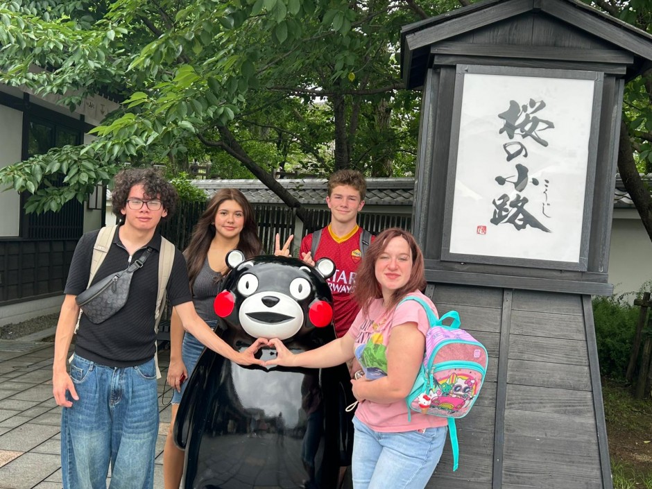 TOMO25 Castle Kumamon group